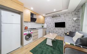 Modern And Cozy Apartment With Central Location And Balcony In Muratpasa, Antalya